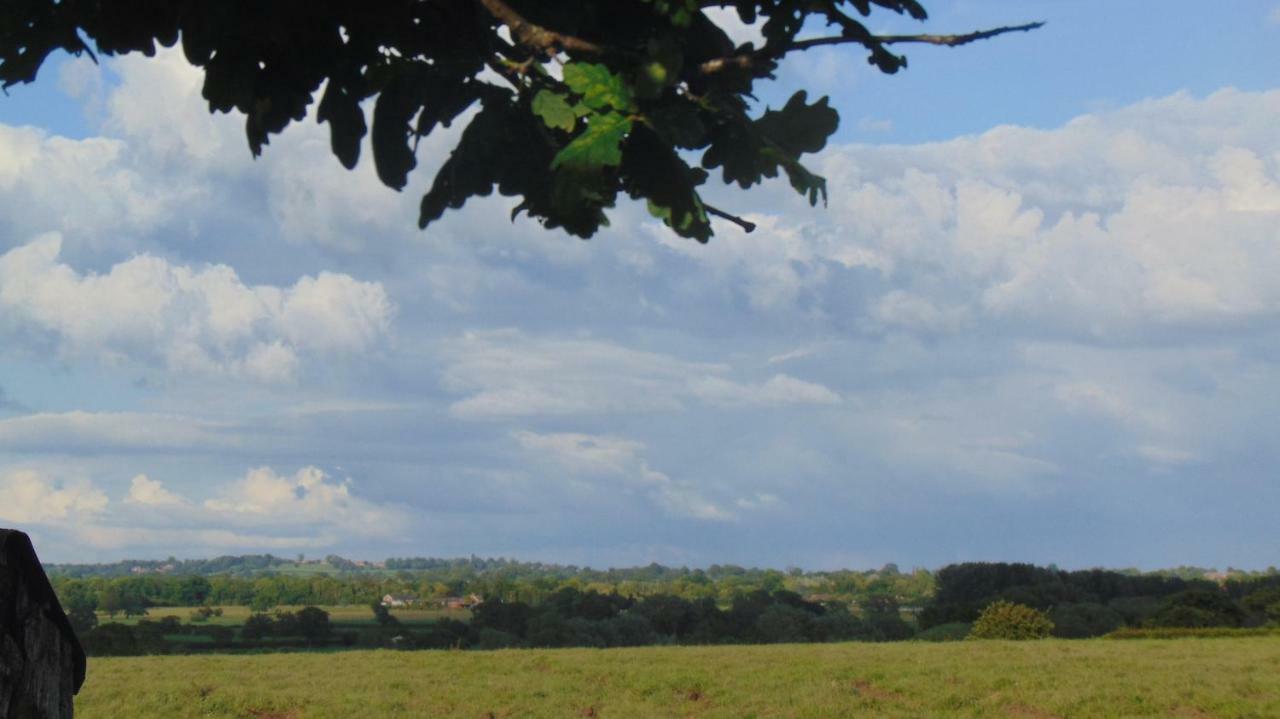 Willa Fieldsview Wrexham Zewnętrze zdjęcie